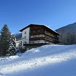 Tuxertal Hotel 2*